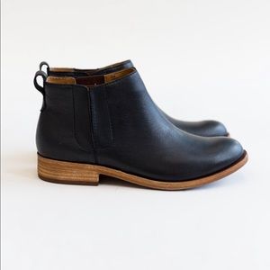 Kork Ease Black Leather Velma Ankle Booties 6